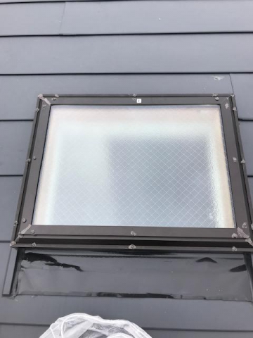 我孫子市のリフォーム店　　　『天窓（トップライト）ガラス割れのため、ガラス交換しました』